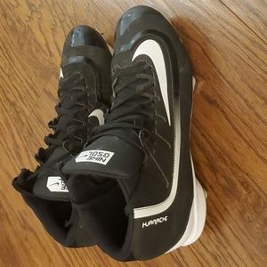 Nike baseball cleats; Men's size 10.5; great condition; minimal wear
